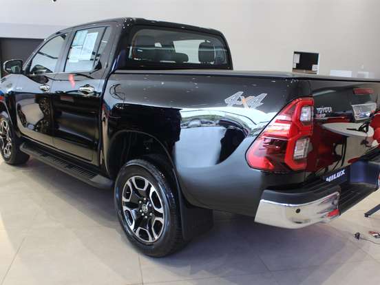 TOYOTA-HILUX-2.8 D-4D TURBO DIESEL CD SRX 4X4 AUTOMÁTICO TOYOTA-HILUX-2026