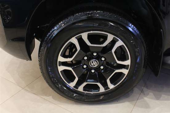 TOYOTA-HILUX-2.8 D-4D TURBO DIESEL CD SRX 4X4 AUTOMÁTICO TOYOTA-HILUX-2026