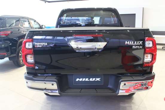 TOYOTA-HILUX-2.8 D-4D TURBO DIESEL CD SRX 4X4 AUTOMÁTICO TOYOTA-HILUX-2026