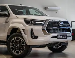 TOYOTA HILUX 2.8 D-4D TURBO DIESEL CD SRX PLUS 4X4 AUTOMÁTICO TOYOTA HILUX 2.8 D-4D TURBO DIESEL CD SRX PLUS 4X4 AUTOMÁTICO