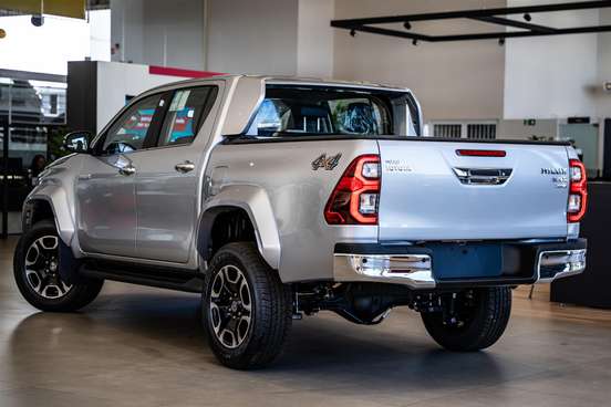 TOYOTA-HILUX-2.8 D-4D TURBO DIESEL CD SRX PLUS 4X4 AUTOMÁTICO TOYOTA-HILUX-2026