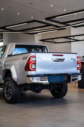 TOYOTA-HILUX-2.8 D-4D TURBO DIESEL CD SRX PLUS 4X4 AUTOMÁTICO TOYOTA-HILUX-2026