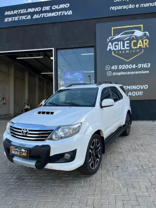 TOYOTA HILUX SW4 3.0 SRV 4X4 7 LUGARES 16V TURBO INTERCOOLER DIESEL 4P AUTOMÁTICO TOYOTA HILUX SW4 3.0 SRV 4X4 7 LUGARES 16V TURBO INTERCOOLER DIESEL 4P AUTOMÁTICO