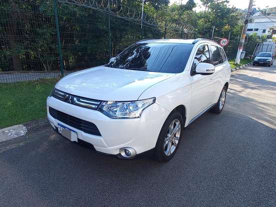 MITSUBISHI-OUTLANDER-2.0 16V GASOLINA 4P AUTOMÁTICO MITSUBISHI-OUTLANDER-2015