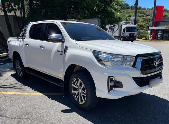 TOYOTA-HILUX-2018