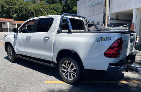TOYOTA-HILUX-2018