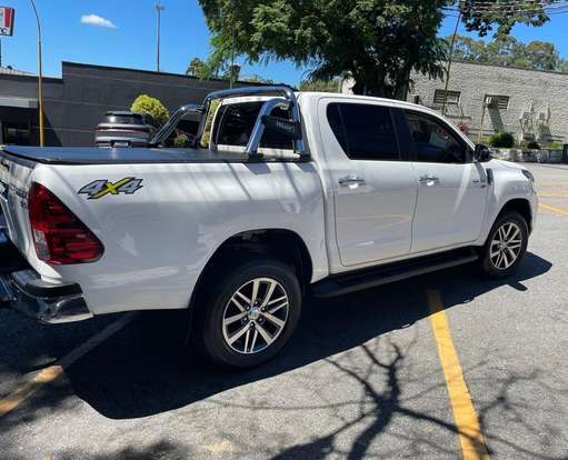TOYOTA-HILUX-2018