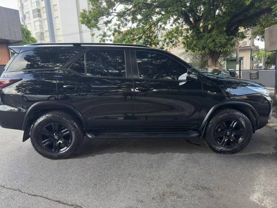 TOYOTA HILUX SW4 2.7 SRV 7 LUGARES 4X2 16V FLEX 4P AUTOMÁTICO