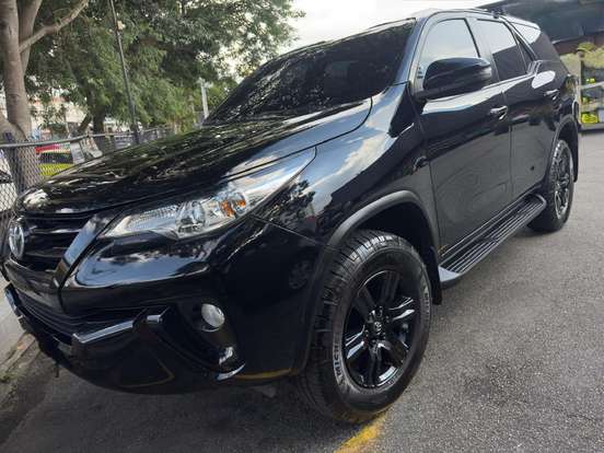 TOYOTA-HILUX SW4-2.7 SRV 7 LUGARES 4X2 16V FLEX 4P AUTOMÁTICO TOYOTA-HILUX SW4-2018