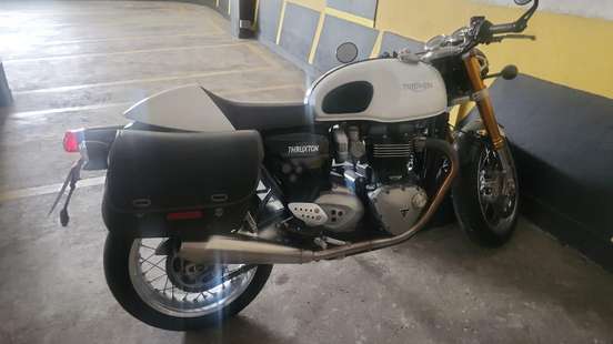 TRIUMPH-THRUXTON R-2018