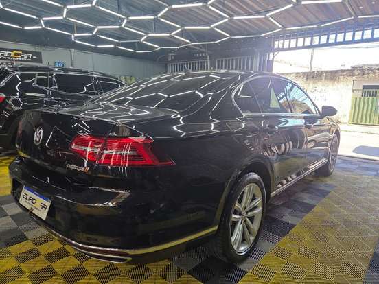 VOLKSWAGEN-PASSAT-2019