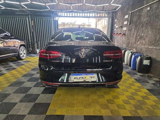 VOLKSWAGEN-PASSAT-2019