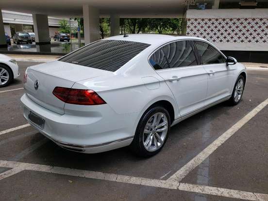 VOLKSWAGEN-PASSAT-2018