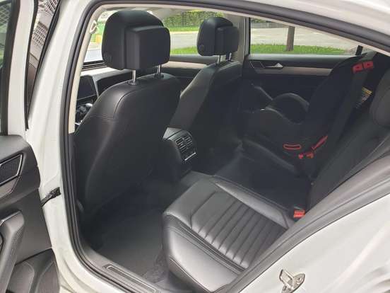 VOLKSWAGEN-PASSAT-2018