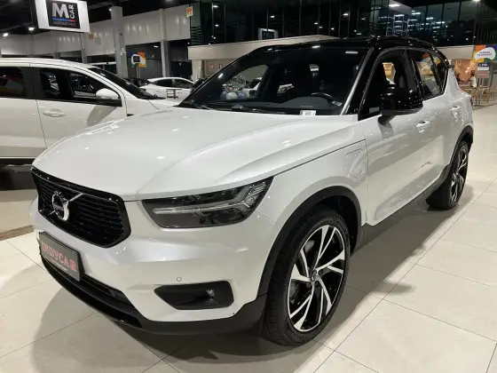 VOLVO XC40 1.5 T5 RECHARGE R-DESIGN GEARTRONIC VOLVO XC40 1.5 T5 RECHARGE R-DESIGN GEARTRONIC