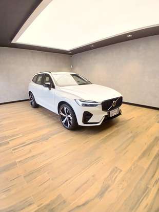VOLVO-XC60-2024