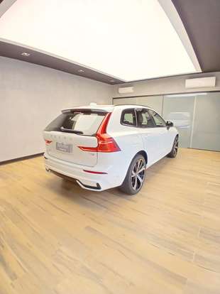 VOLVO-XC60-2024