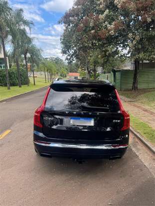 VOLVO-XC90-2019