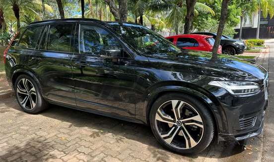 VOLVO-XC90-2020
