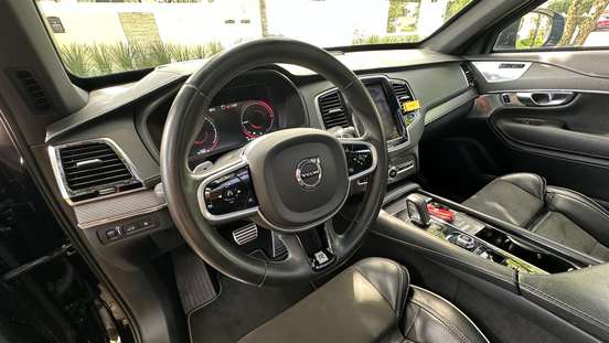 VOLVO-XC90-2020