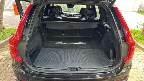 VOLVO-XC90-2020