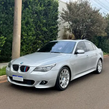 BMW 550i 4.8 SPORT SEDAN V8 32V GASOLINA 4P AUTOMÁTICO BMW 550i 4.8 SPORT SEDAN V8 32V GASOLINA 4P AUTOMÁTICO