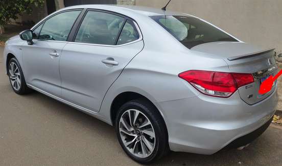 CITROËN-C4 LOUNGE-1.6 THP FLEX TENDANCE BVA CITROËN-C4 LOUNGE-2017