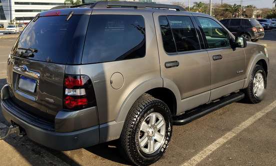 FORD-EXPLORER-2006