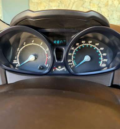 FORD-FIESTA-2015
