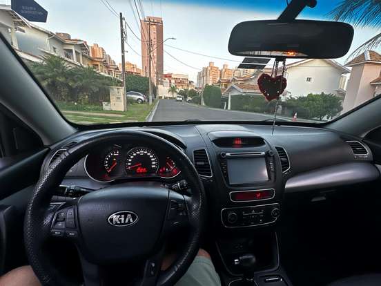 KIA-SORENTO-2.4 16V GASOLINA EX AUTOMÁTICO KIA-SORENTO-2014
