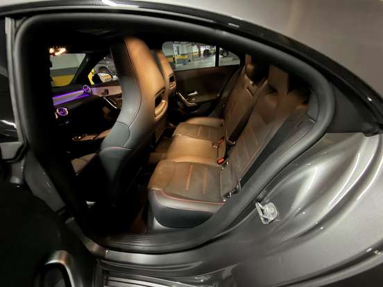 MERCEDES-BENZ-CLA 200-2023