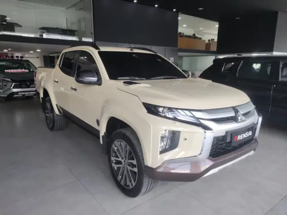 MITSUBISHI L200 TRITON 2.4 16V TURBO DIESEL SPORT HPE-S TERRA CD 4P 4X4 AUTOMÁTICO