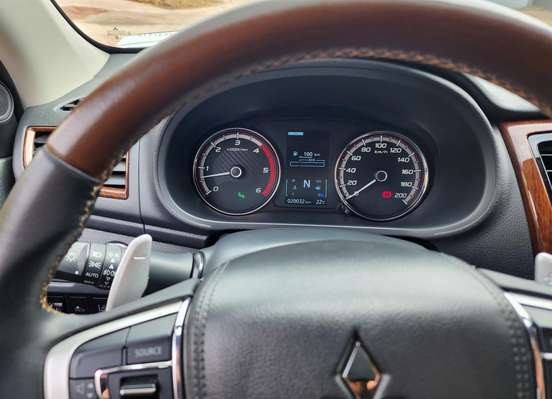 MITSUBISHI-L200 TRITON-2024