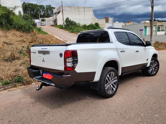 MITSUBISHI-L200 TRITON-2024