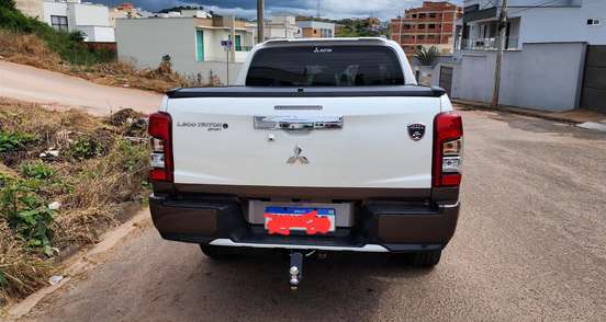 MITSUBISHI-L200 TRITON-2024