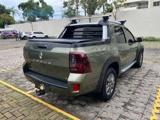 RENAULT-DUSTER OROCH-2015