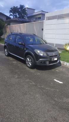 RENAULT-SANDERO-2013