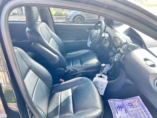 TOYOTA-ETIOS-1.5 X PLUS SEDAN 16V FLEX 4P AUTOMÁTICO TOYOTA-ETIOS-2018