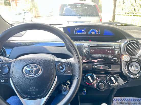 TOYOTA-ETIOS-1.5 X PLUS SEDAN 16V FLEX 4P AUTOMÁTICO TOYOTA-ETIOS-2018