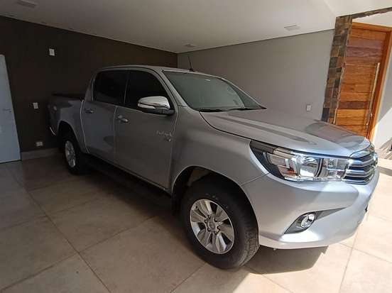 TOYOTA-HILUX-2017