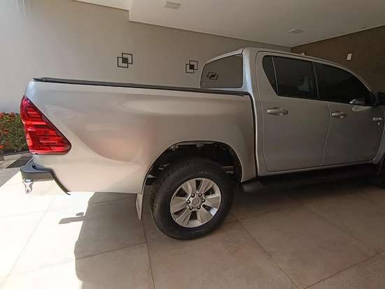 TOYOTA-HILUX-2017