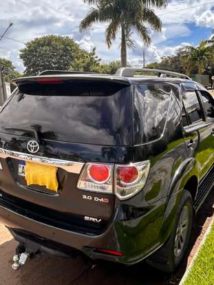 TOYOTA-HILUX SW4-2012