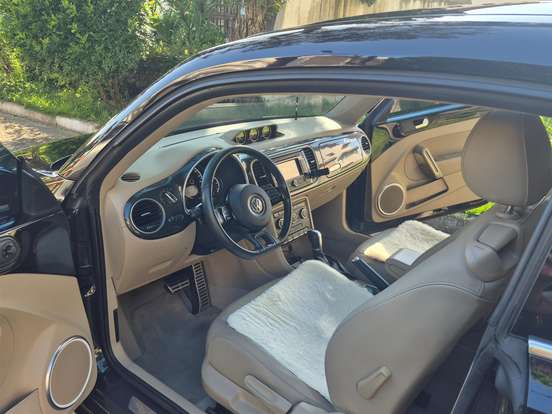 VOLKSWAGEN-FUSCA-2014