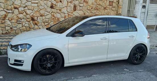 VOLKSWAGEN-GOLF-2015