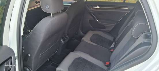 VOLKSWAGEN-GOLF-2015