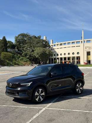 VOLVO-XC40-2022