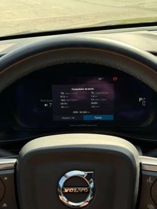 VOLVO-XC40-2022