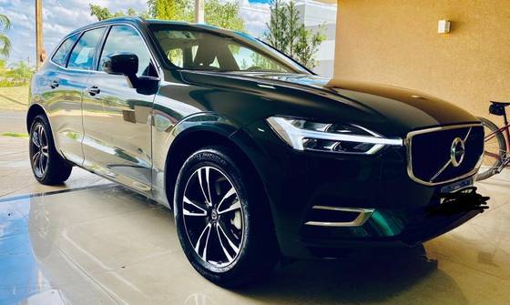 VOLVO XC60 2.0 T8 HYBRID MOMENTUM AWD GEARTRONIC