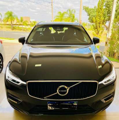 VOLVO-XC60-2020