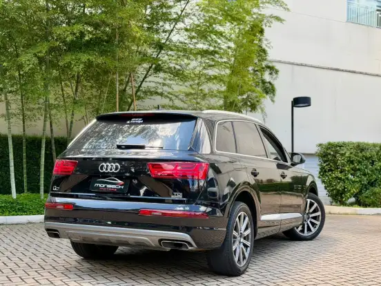 AUDI-Q7-2017